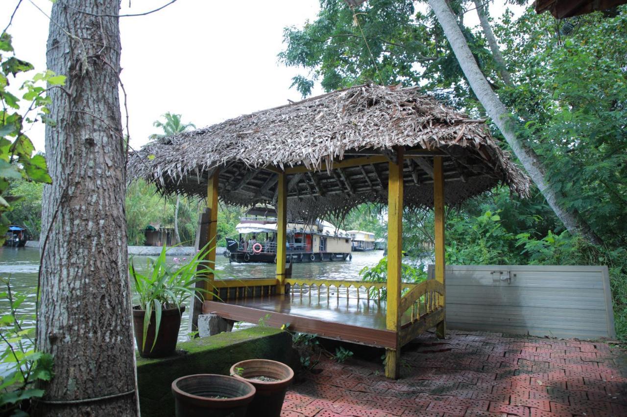 Malayalam Lake Resort Alappuzha Екстер'єр фото