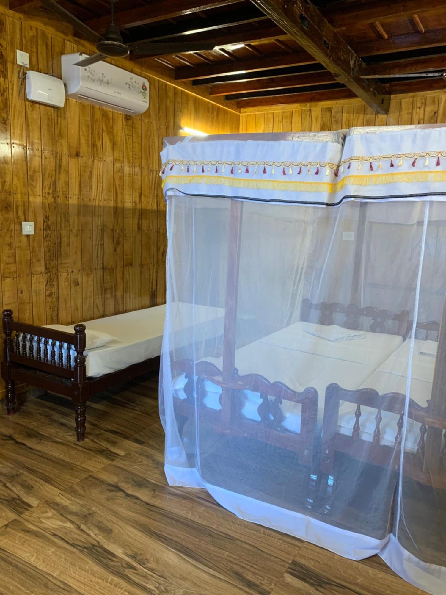 Malayalam Lake Resort Alappuzha Екстер'єр фото