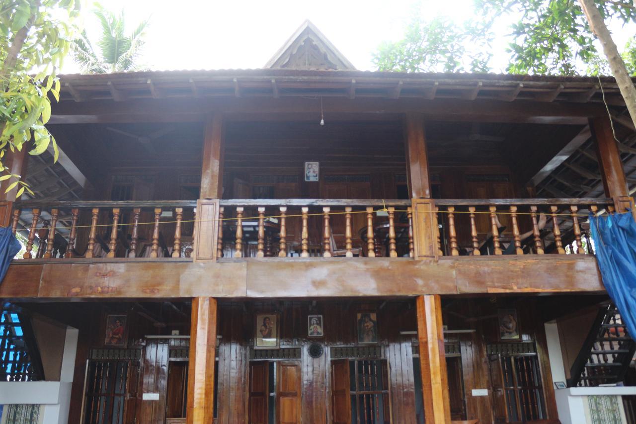 Malayalam Lake Resort Alappuzha Екстер'єр фото